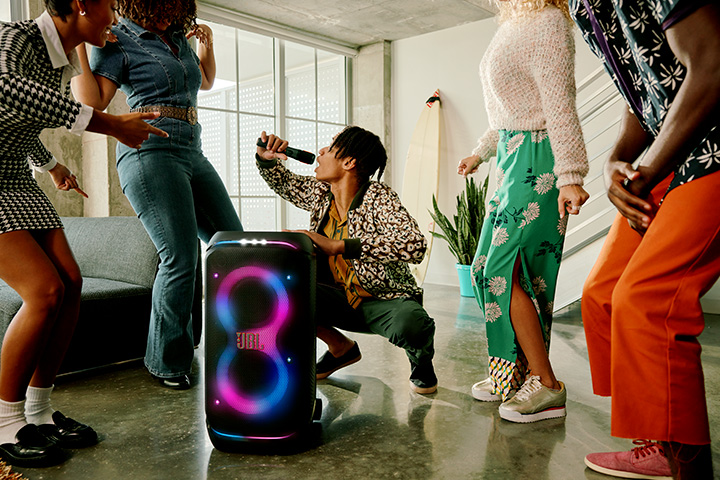 JBL_PARTYBOX_320_AW_INTERIOR_A_04517_x2