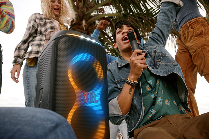 JBL_PARTYBOX_CLUB_120_AW_BEACH_C_03260_x1
