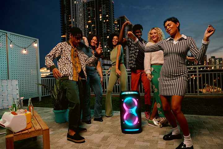 JBL_PARTYBOX_STAGE_320_AW_EXTERIOR_A_04641_x1 (1)